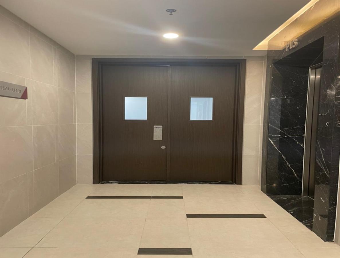 Compass One Building - Luxury Apartments Ap Phu Tho Dış mekan fotoğraf