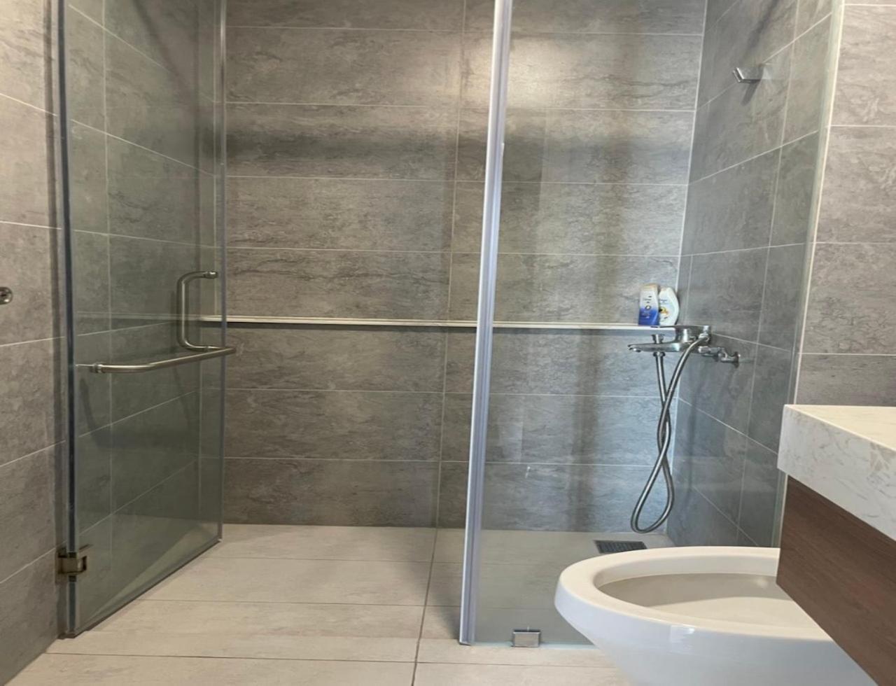 Compass One Building - Luxury Apartments Ap Phu Tho Dış mekan fotoğraf