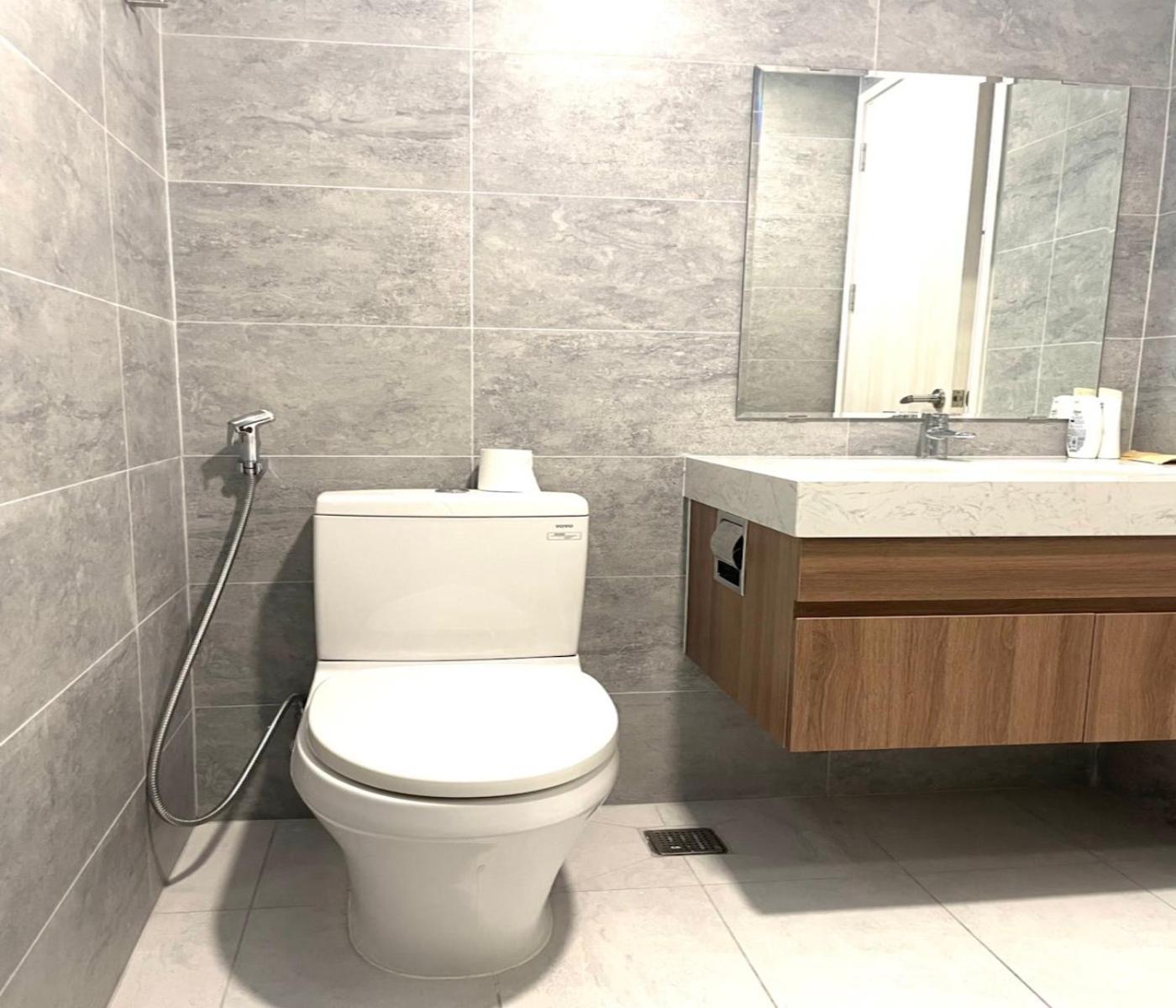 Compass One Building - Luxury Apartments Ap Phu Tho Dış mekan fotoğraf